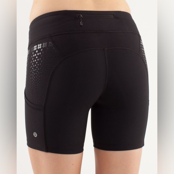 Lululemon Run: Dart and Dash Short - Black Size 6 - Picture 3 of 6